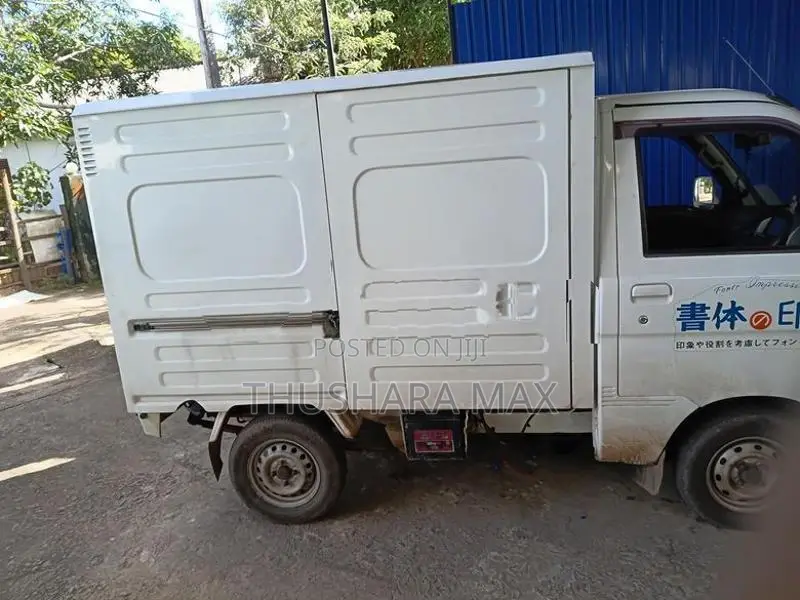Daihatsu Hijet 2013