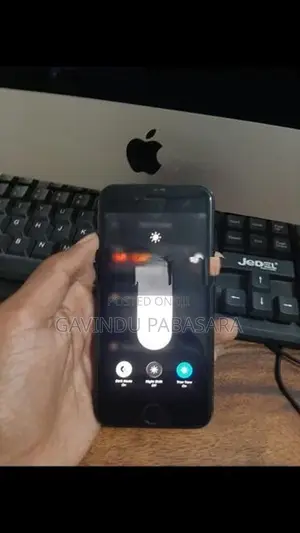 Apple iPhone SE 2 Black (Used)