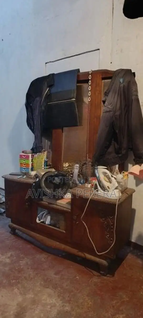 Used Dressing Table