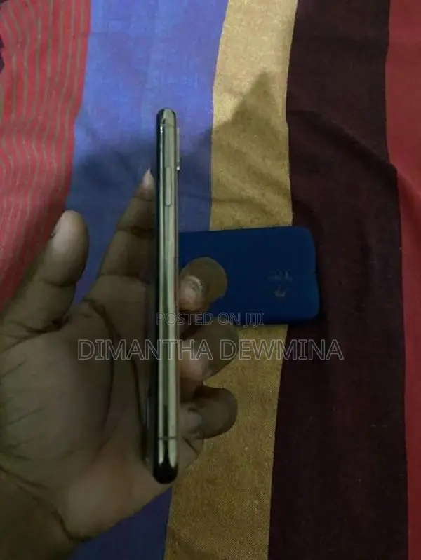 Apple iPhone XS (Used)