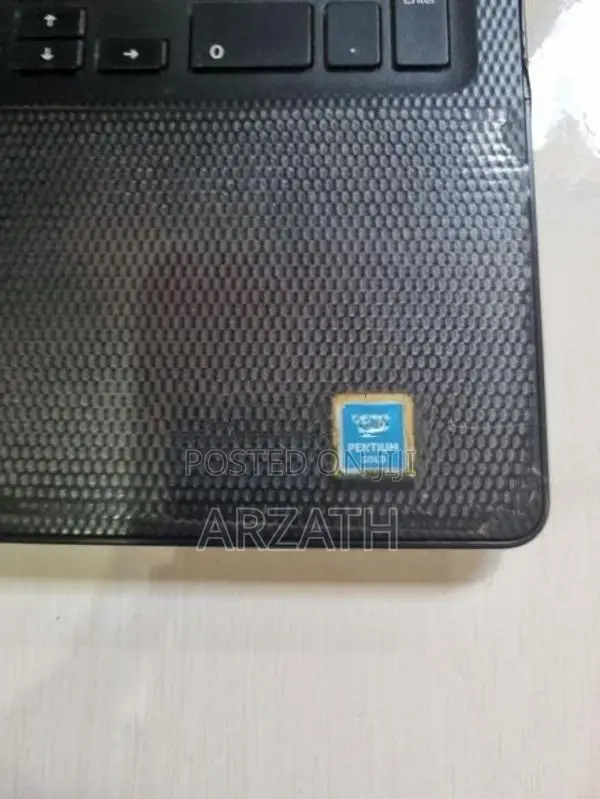 Dell Pentlum Gold Laptop 8GB RAM DD4 500GB Hard Disk