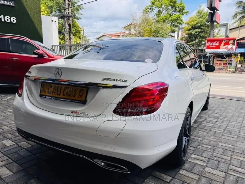 Mercedes Benz C350 AMG premium Plus 2016