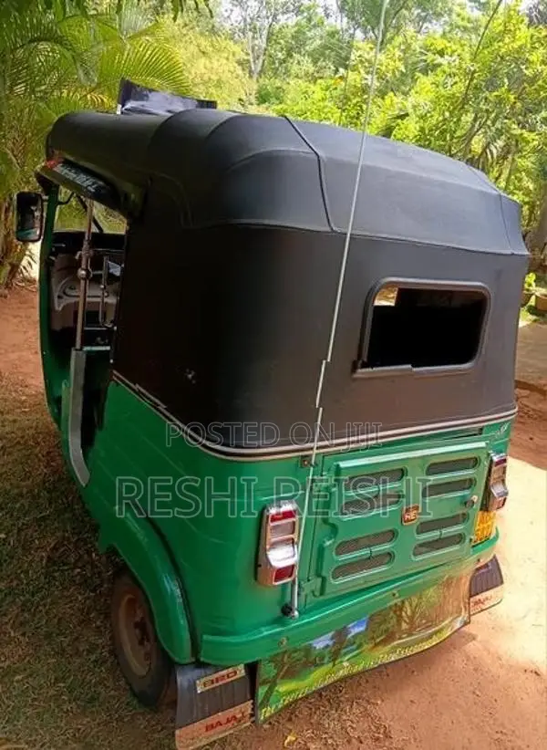 Bajaj RE 2016