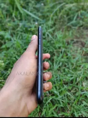Apple iPhone XR (Used)