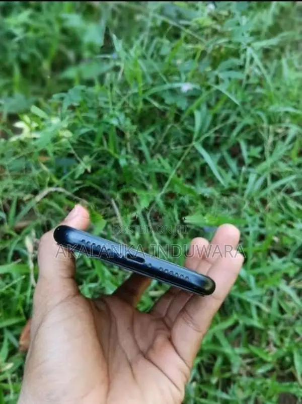Apple iPhone XR (Used)