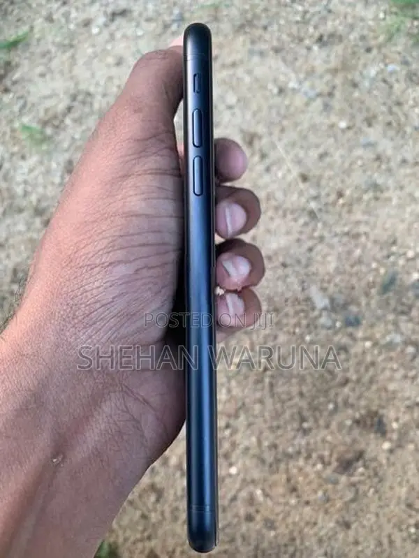 Apple iPhone XR (Used)