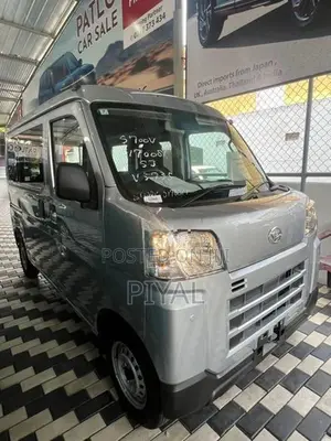 Daihatsu Hijet Cargo Deluxe 2025