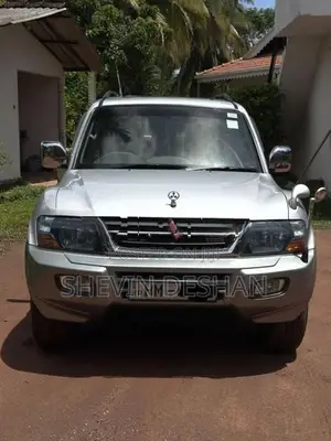Mitsubishi Montero 2000