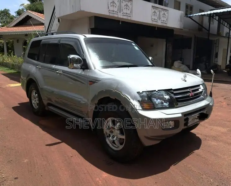 Mitsubishi Montero 2000