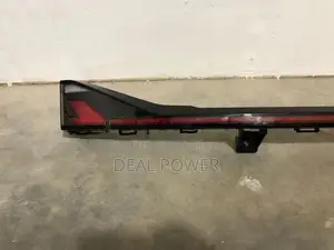Suzuki Fronx Dicky Garnish Light