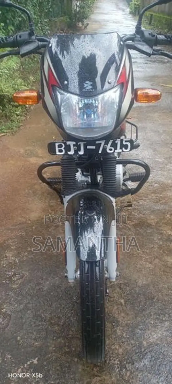 Bajaj CT100 2025