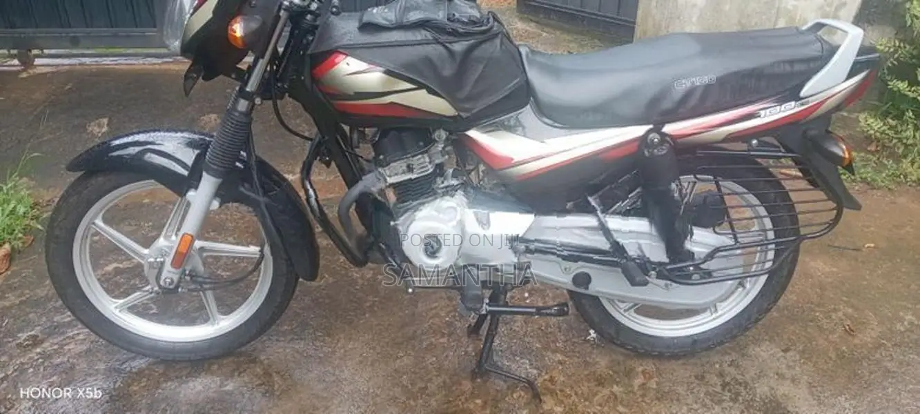 Bajaj CT100 2025