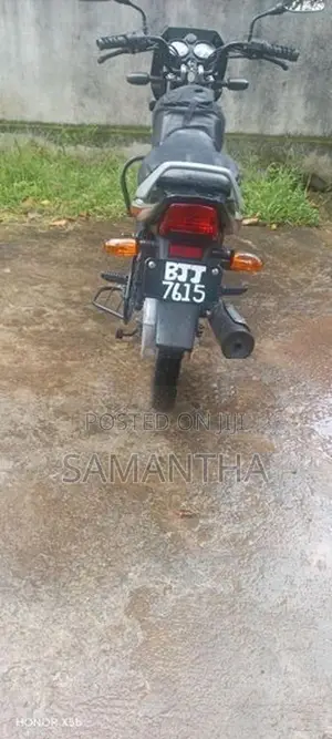 Bajaj CT100 2025