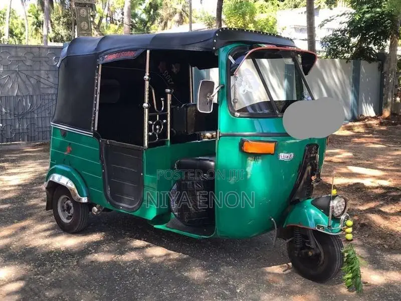 Bajaj RE 2005
