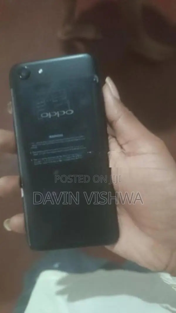 Oppo A83 (Used)