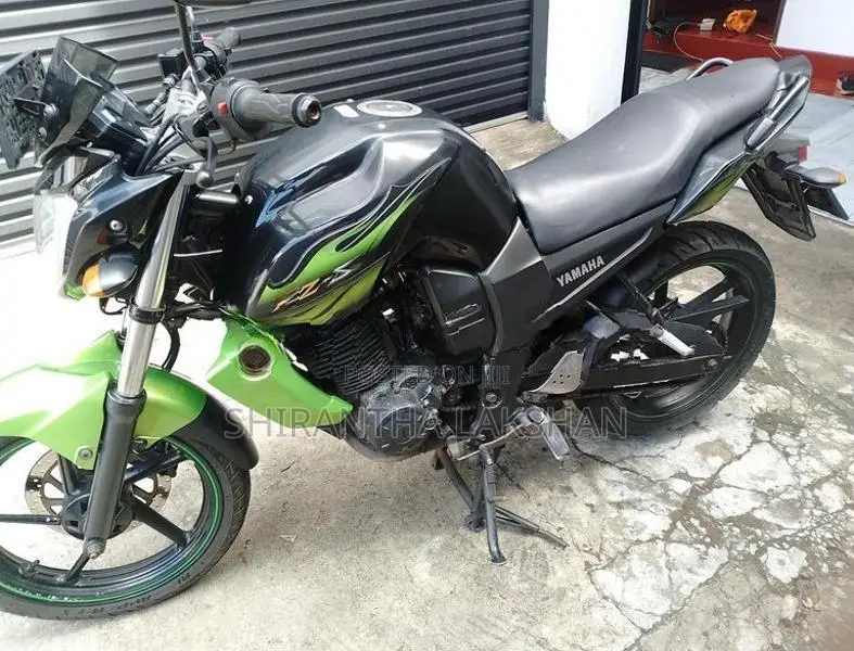 Yamaha FZ S 2012