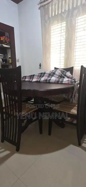 Mahogani Round Table with 4 Teak chairs