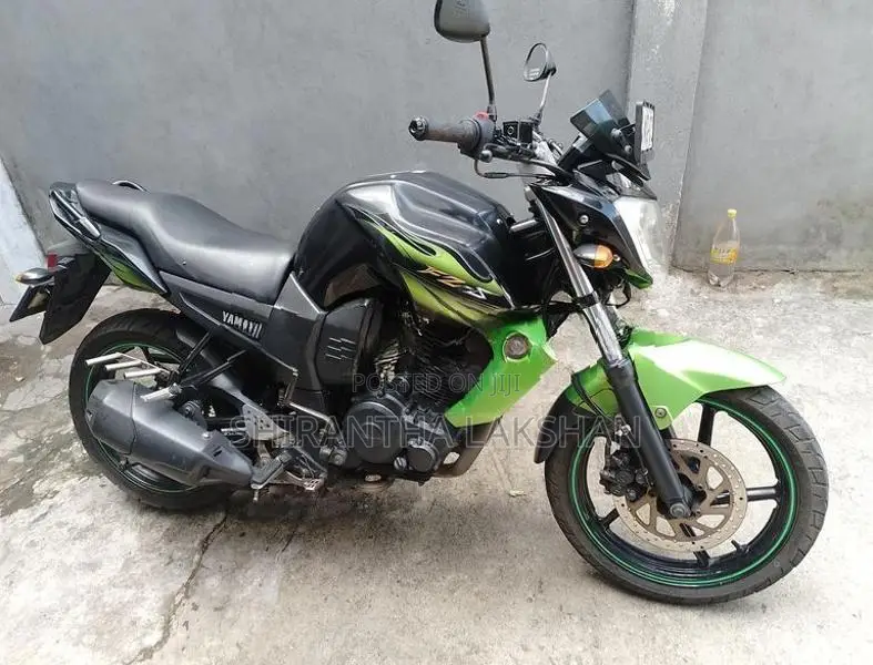 Yamaha FZ S 2012
