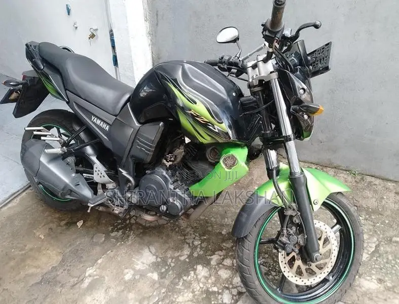Yamaha FZ S 2012