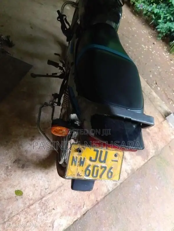 Bajaj CT100 2005