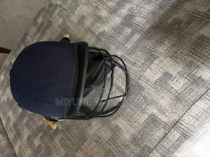 mazuri helmet