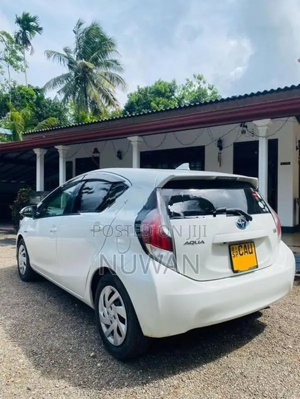 Toyota Aqua S 2015