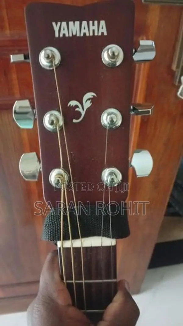 Yamaha F310 Guitar