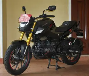 Hero Hunk 160R 4V 2025