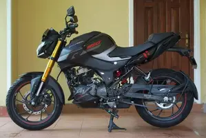 Hero Hunk 160R 4V 2025