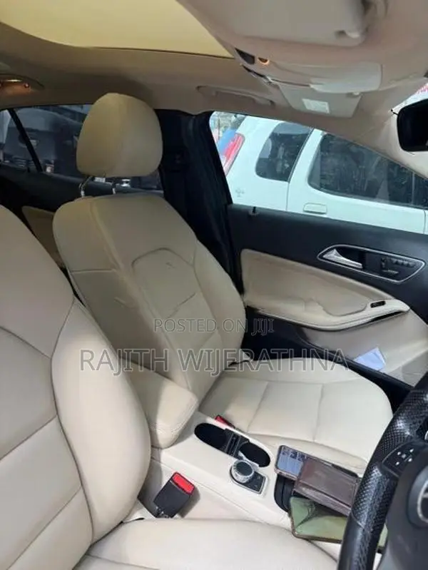 Mercedes Benz GLA 200 2015