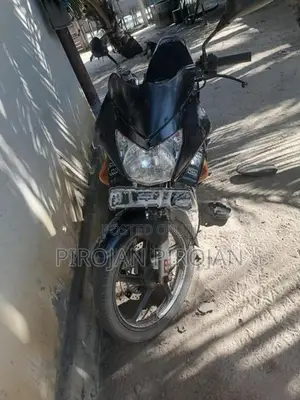 Honda CB223S 2006