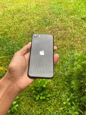 Apple iPhone SE 2 (Used)