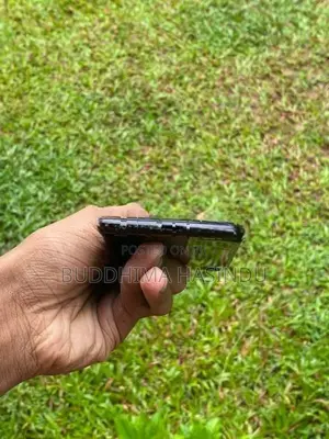 Apple iPhone SE 2 (Used)
