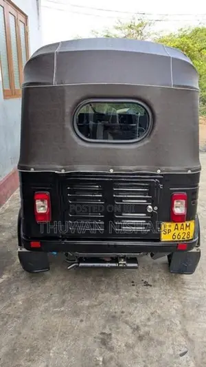 Bajaj RE 2015
