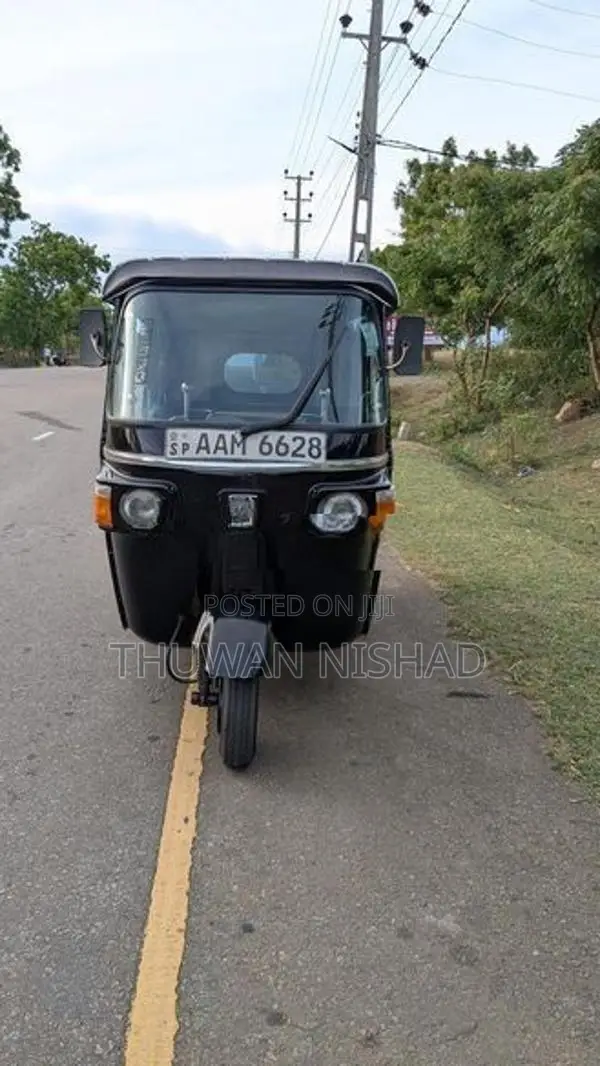 Bajaj RE 2015