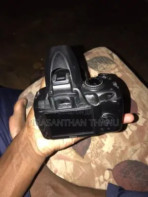 Nikon D3000 Camera