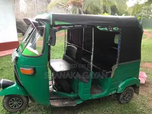Bajaj RE 2018