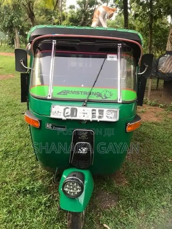 Bajaj RE 2018