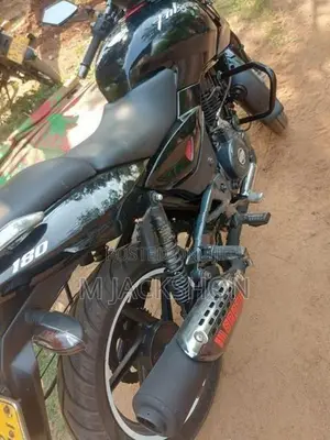 Bajaj Pulsar 180 2010