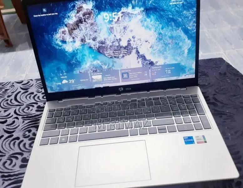 HP 12th Gen i5 512GB Laptop