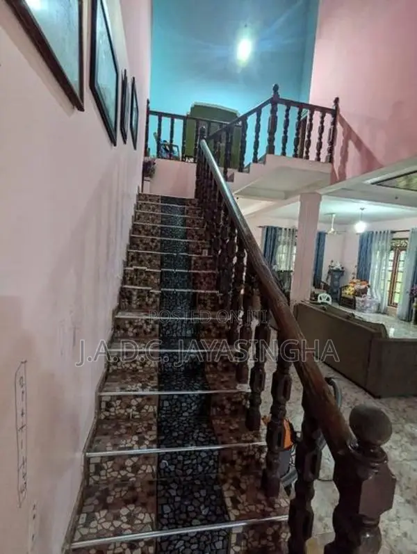 මහෝගනී ලී අත් වැටක්