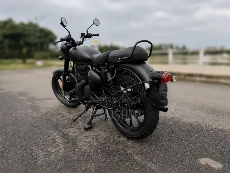 Royal Enfield Classic 350 Stealth Black 2026