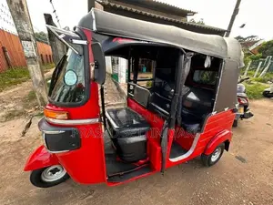 Bajaj RE 2019