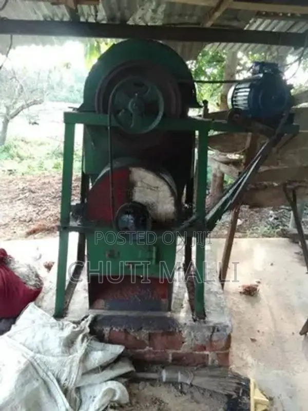 පොල්ලෙලි කපන යන්ත්‍රය