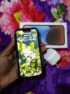 Apple iPhone 14 (Used)