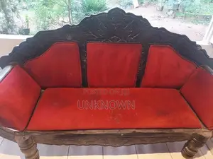 Kaluwara sofa