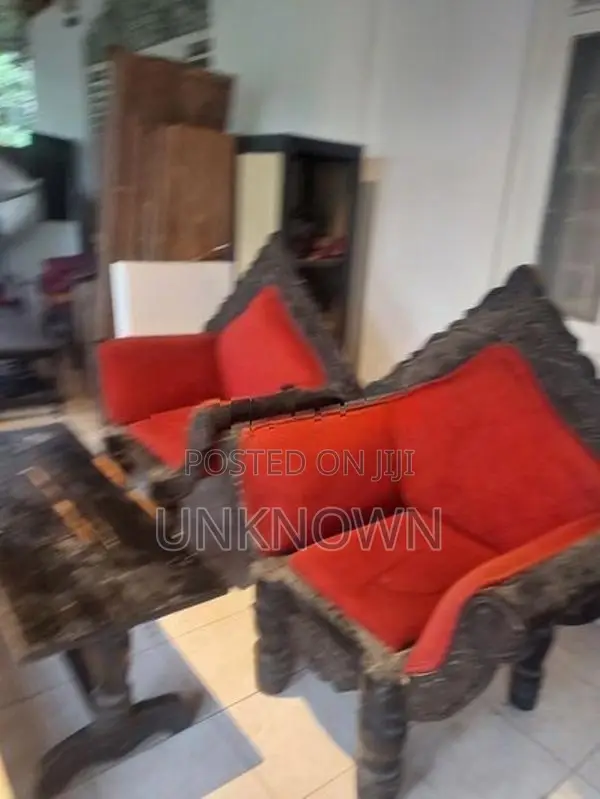 Kaluwara sofa