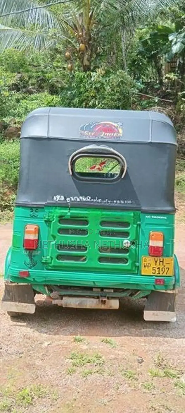 Bajaj RE 2013