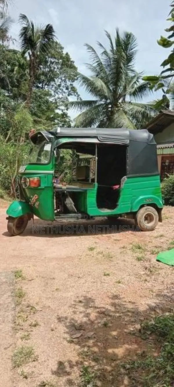Bajaj RE 2013