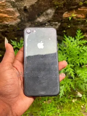 Apple iPhone 8 (Used)